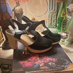 Hasbeens Black Platform Sandals